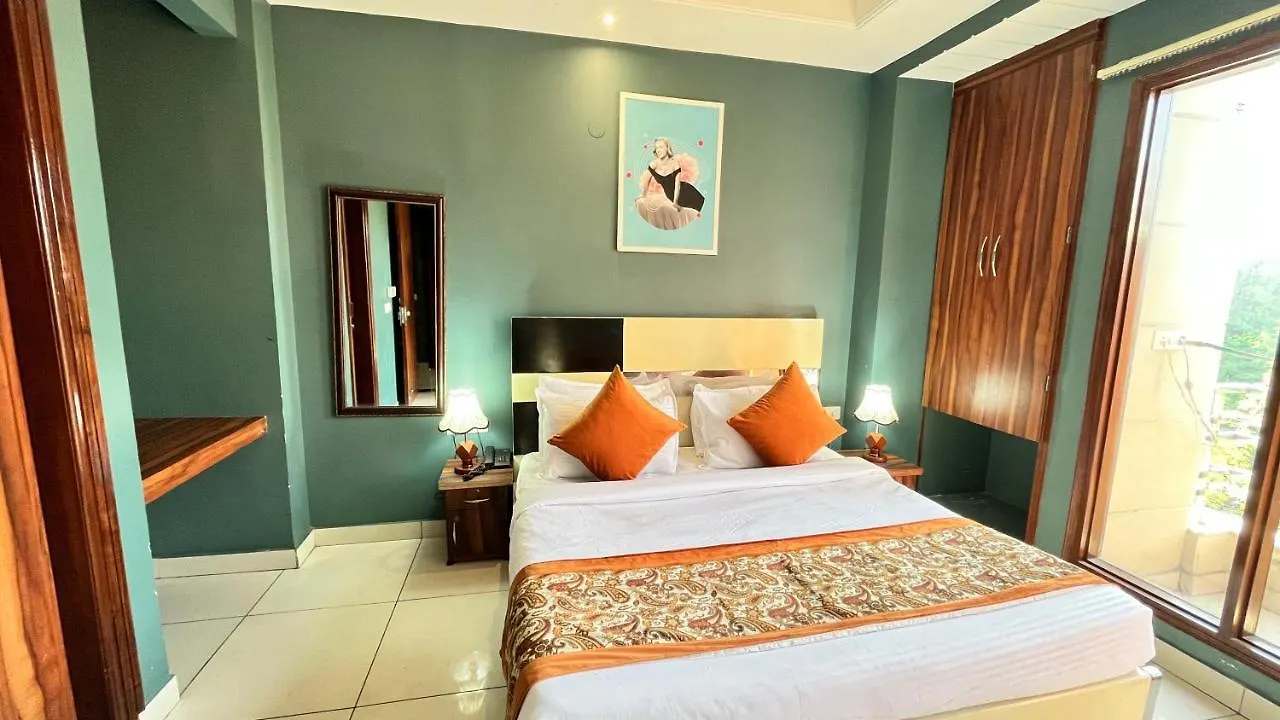 Qotel Comfort Church House Rohini Sector 15 Delhi  Otel Delhi (National Capital Territory of India)