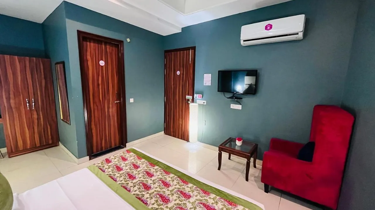 Qotel Comfort Church House Rohini Sector 15 Delhi