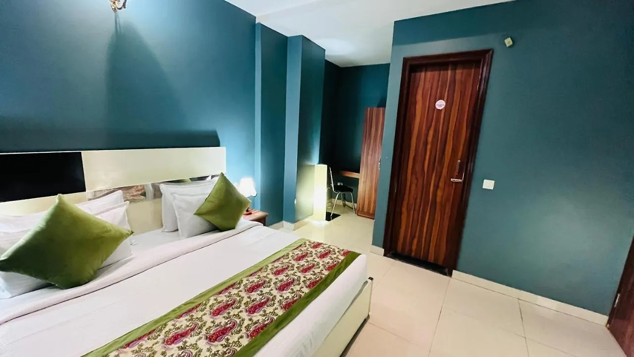 Qotel Comfort Church House Rohini Sector 15 Delhi  Hindistan